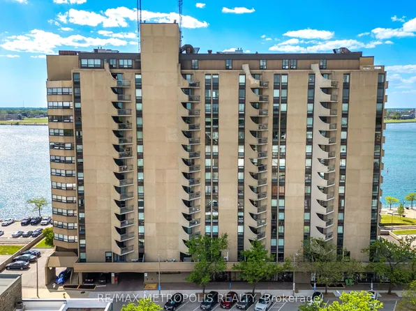 155 Front St N #1408, Sarnia, ON N7T 7V5