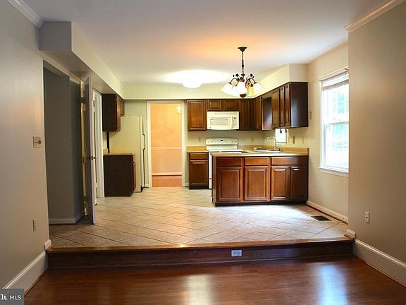 2nd image of 11882 Catoctin Dr