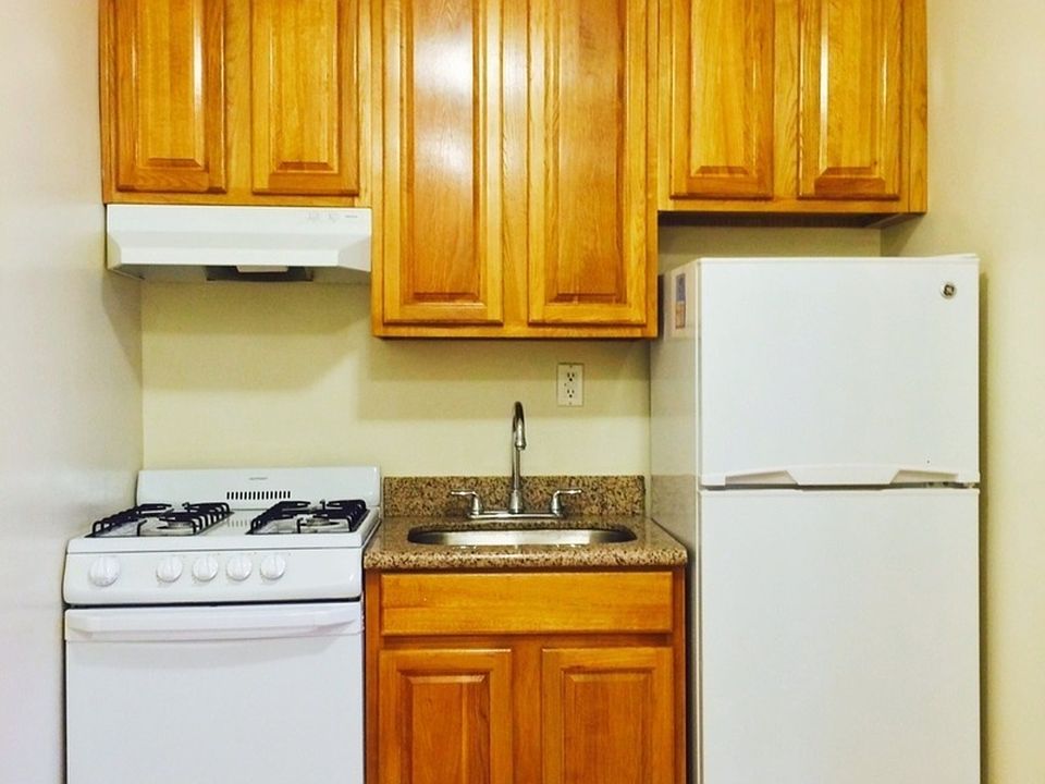 1st image of 19 Hamilton Ter APT 4J