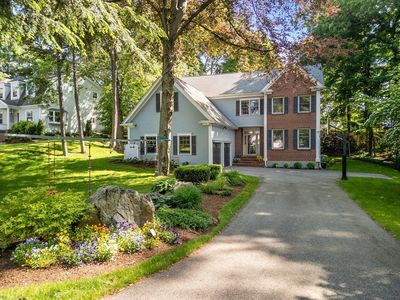 33 Upwey Rd, Wellesley, MA, 02481