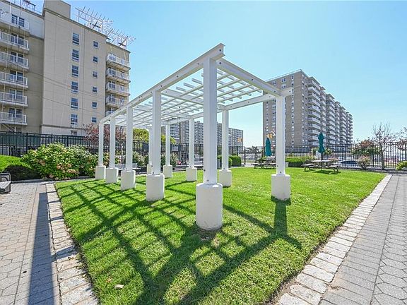 3rd image of 260 Beach 81st St APT 3A