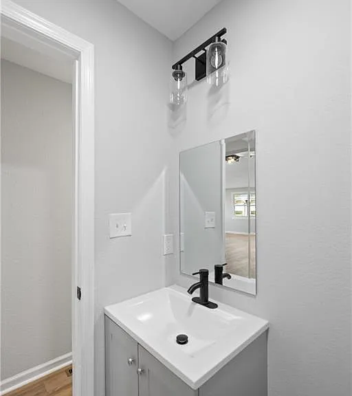 2810 Roanoke Ave — Photo 11