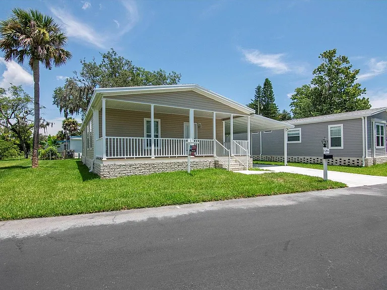 1284 Plymouth Pl — Photo 4