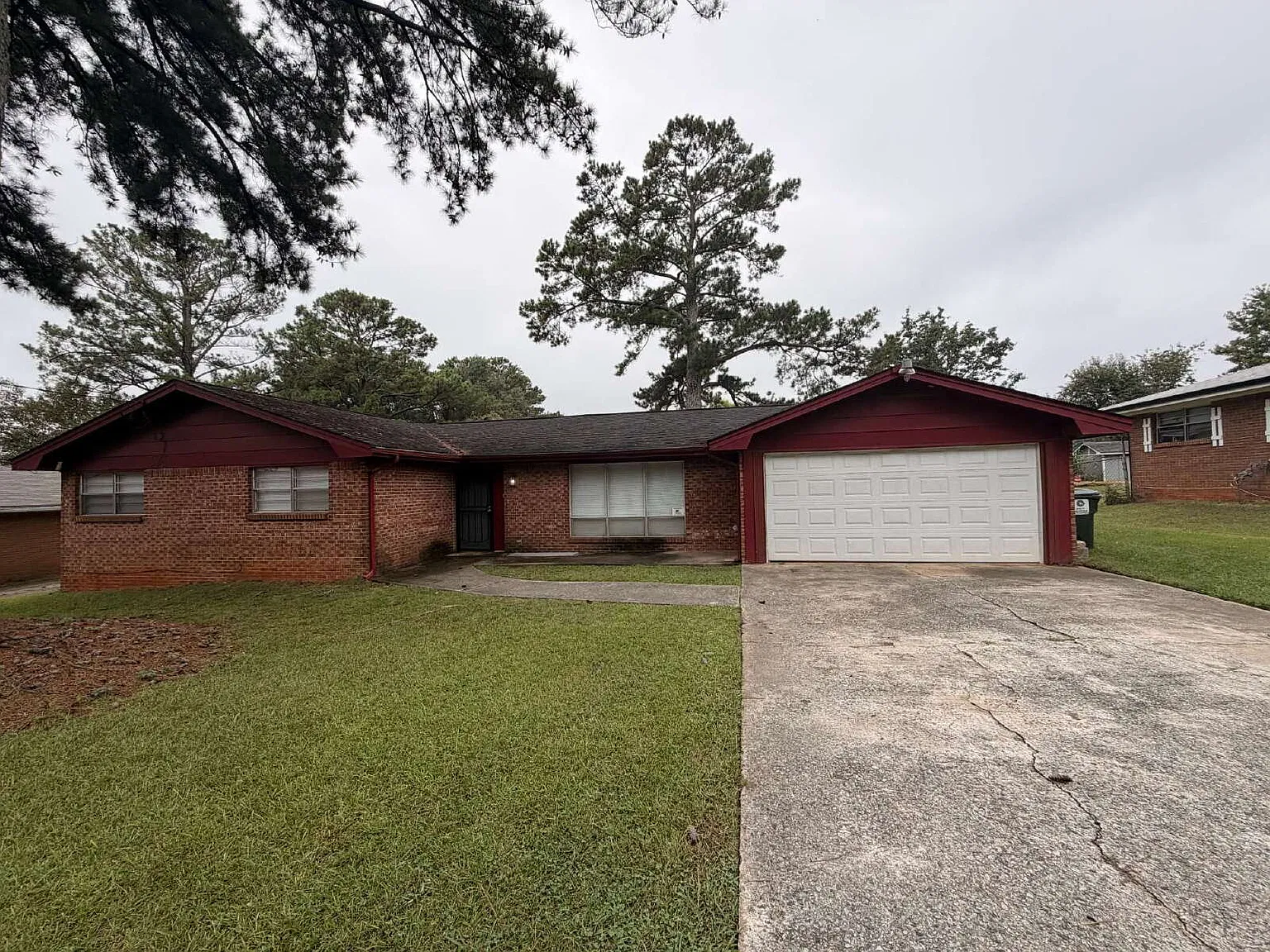 3 bed, 2.0 bath, 1227 sqft, $1,600 — Photo 1
