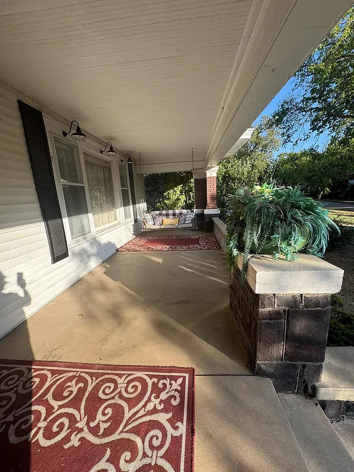 5 bed, 3132 sqft, $1,875 — Photo 4