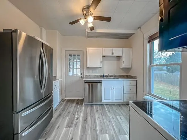 156 Smith St — Photo 4