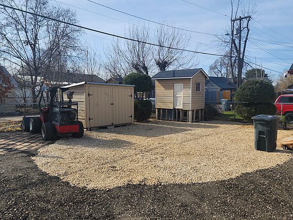 5th image of 624 E Freeport St #1