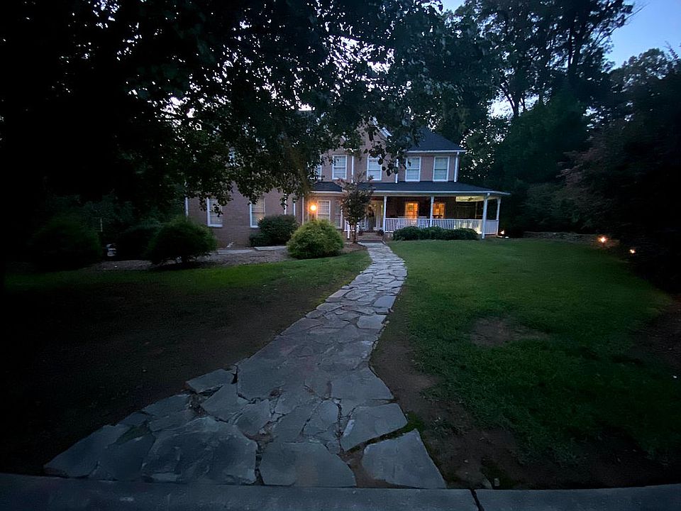 2nd image of 1064 Westlake Dr