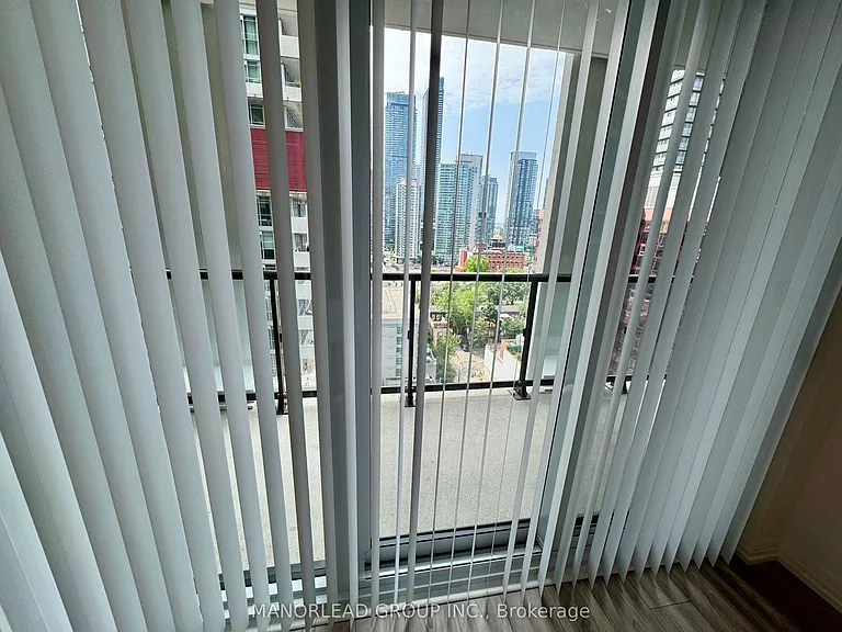 400 King St W #1517 — Photo 5