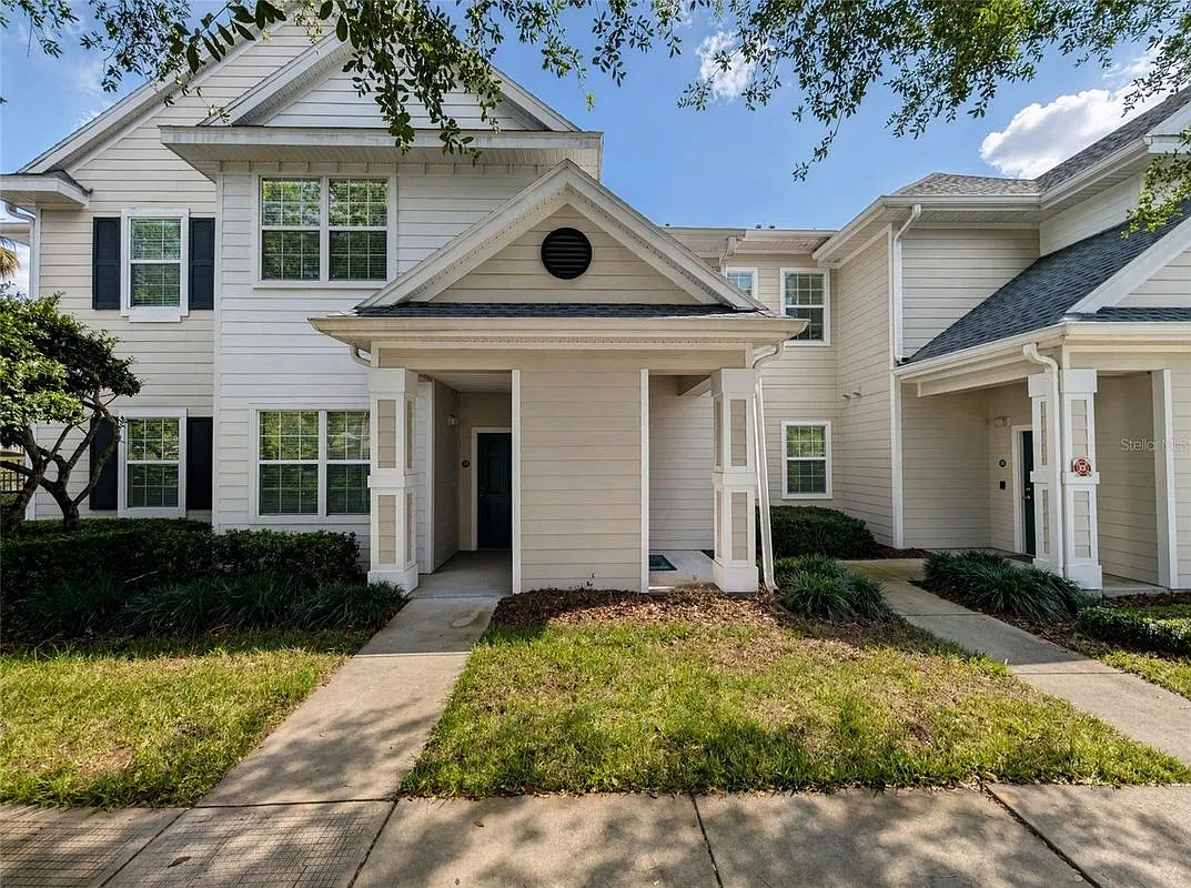 3 bed, 2.0 bath, 1453 sqft, $2,200 — Photo 1