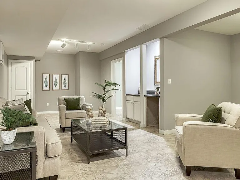 11910 Crystal Dr — Photo 13