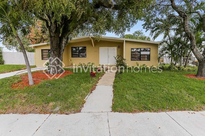 1st image of 1421 NE 40th Ct