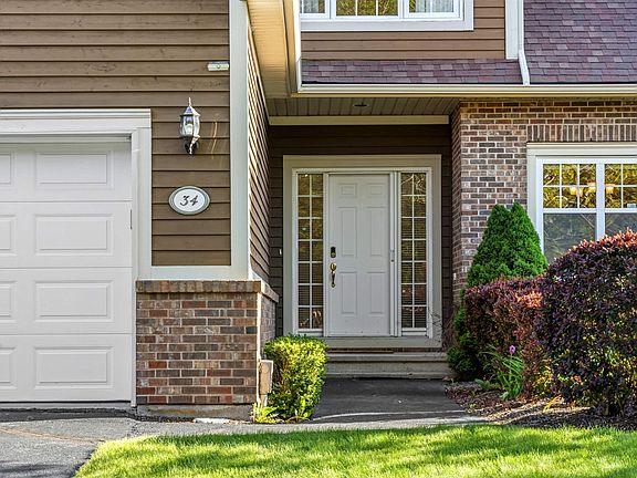 2nd image of 34 Greenside Ln