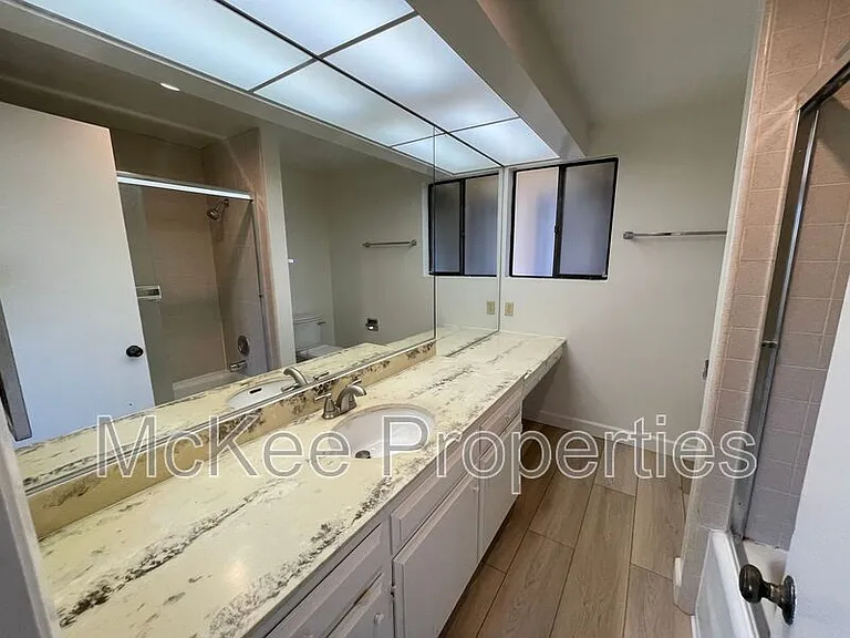 230 W Walnut Ave #D — Photo 9