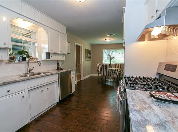 3rd image of 5933 N Hills Dr