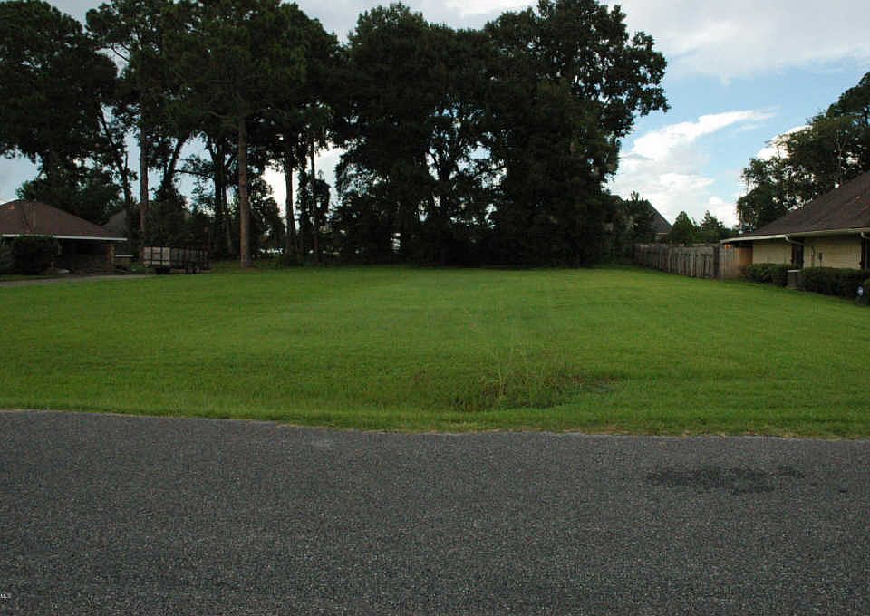 2nd image of 205 Becky Ln