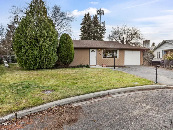 3704 Parkway Pl, Yakima, WA 98902