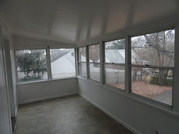 covered back sun porch/patio