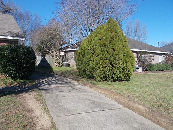3rd image of 1225 Sandlewood Dr