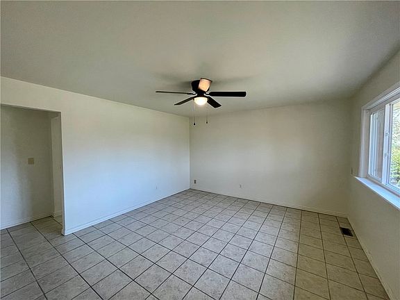 4th image of 814 Gwenn St