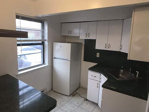4th image of 5762 Van Doren St APT 1B