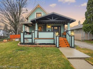 411 3rd St, Fenton, MI 48430