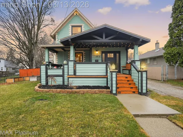 411 3rd St, Fenton, MI 48430
