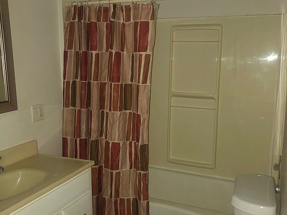 4th image of 31715 Lake Shore Blvd
