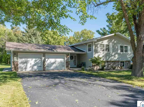 204 Viking Dr, Mankato, MN 56001