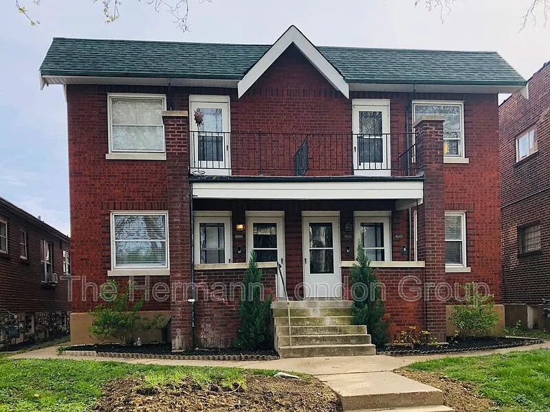 2 bed, 1.0 bath, 954 sqft, $875 — Photo 1
