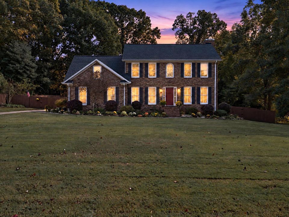 1st image of 137 Westmeath Dr