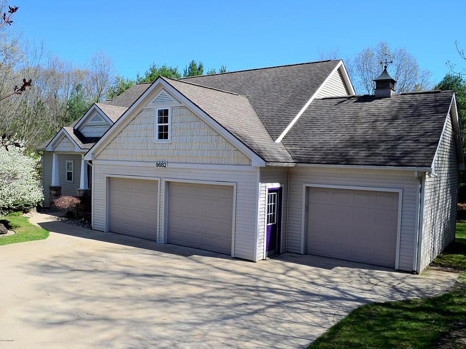 1st image of 9682 Daylily Ln