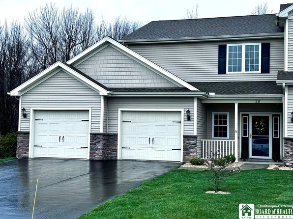 28 Casabella Dr, Fredonia, NY 14063