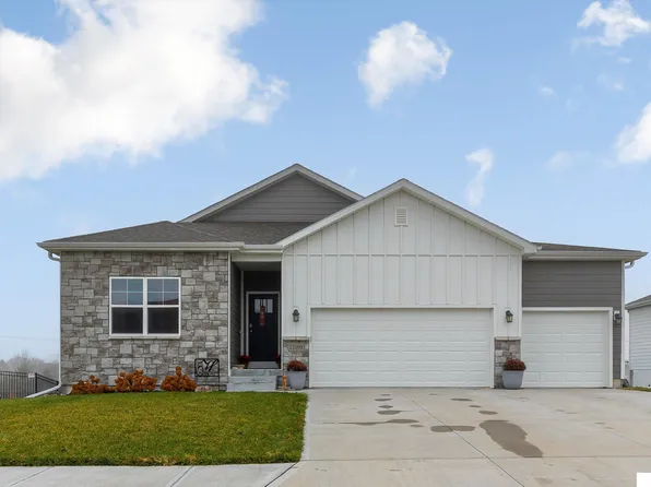 12109 S 204th Ave, Gretna, NE 68028