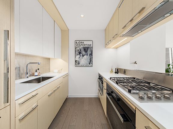 4th image of 252 South St #60G