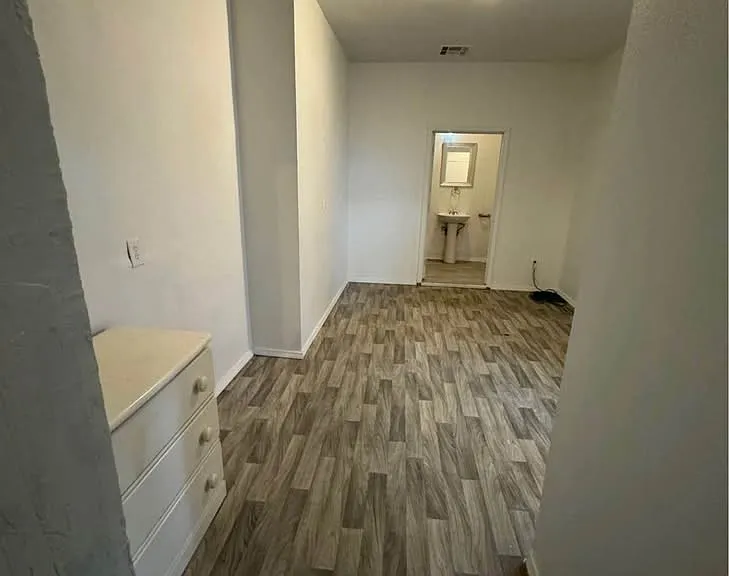 Live Oak Pl — Photo 5
