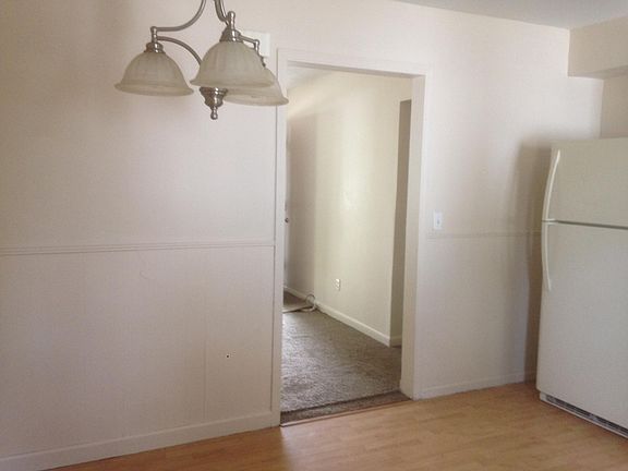 2nd image of 876 Lucille Dr