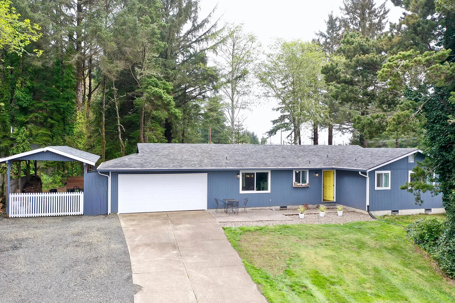 115 SE Rose St photo 1