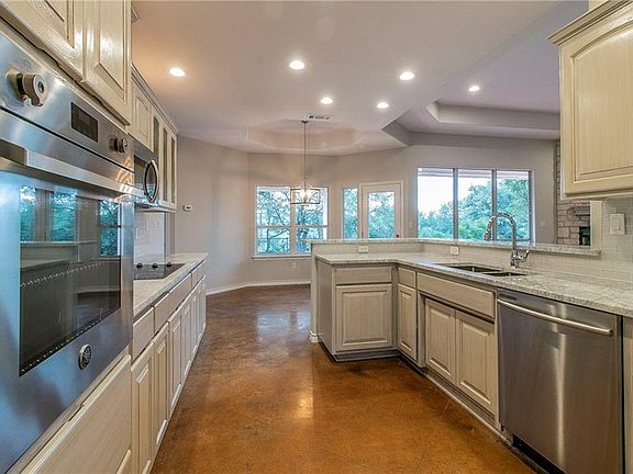 3rd image of 510 S Ronay Dr