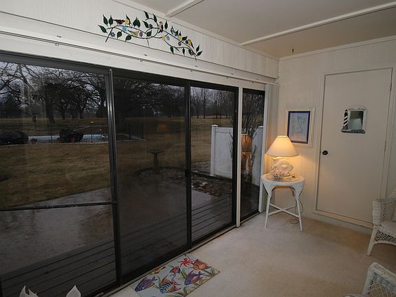 4th image of 1900 Country Club Dr Unit 8