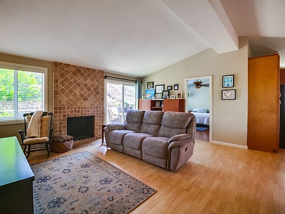 2nd image of 8860 Lassie Ln