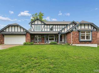 2750 Sherborn Ln, Saint Charles, MO 63301