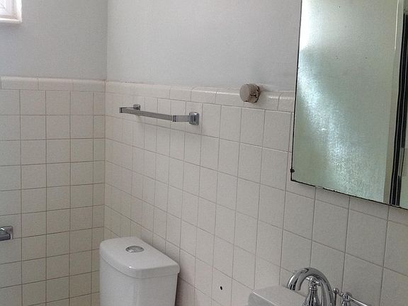 5th image of 1609 E Garfield Ave