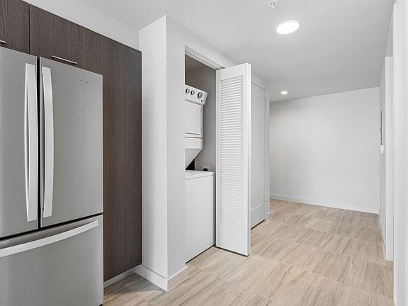 5th image of 50 NE 8th St #611