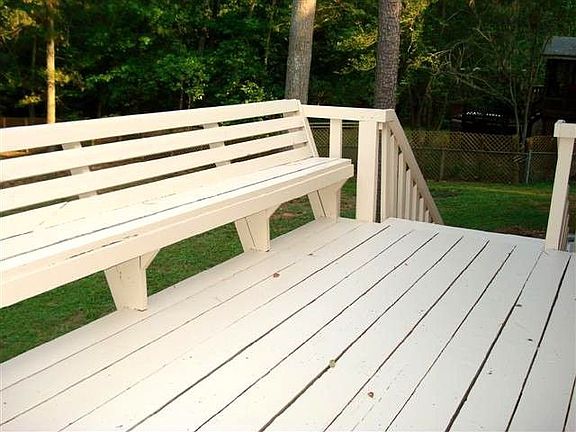 Wonderful deck with bench