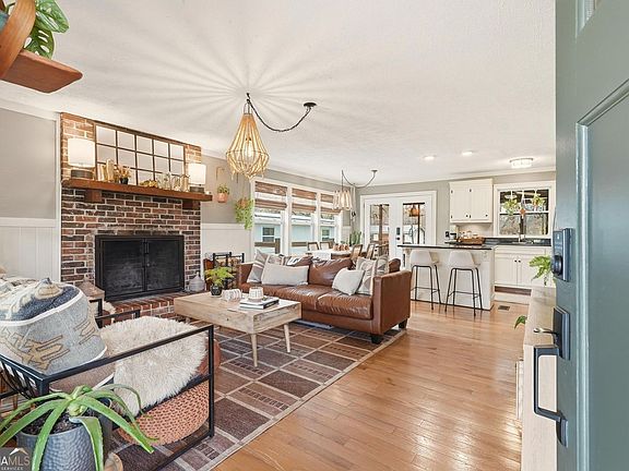 5th image of 21 McIntosh Ln