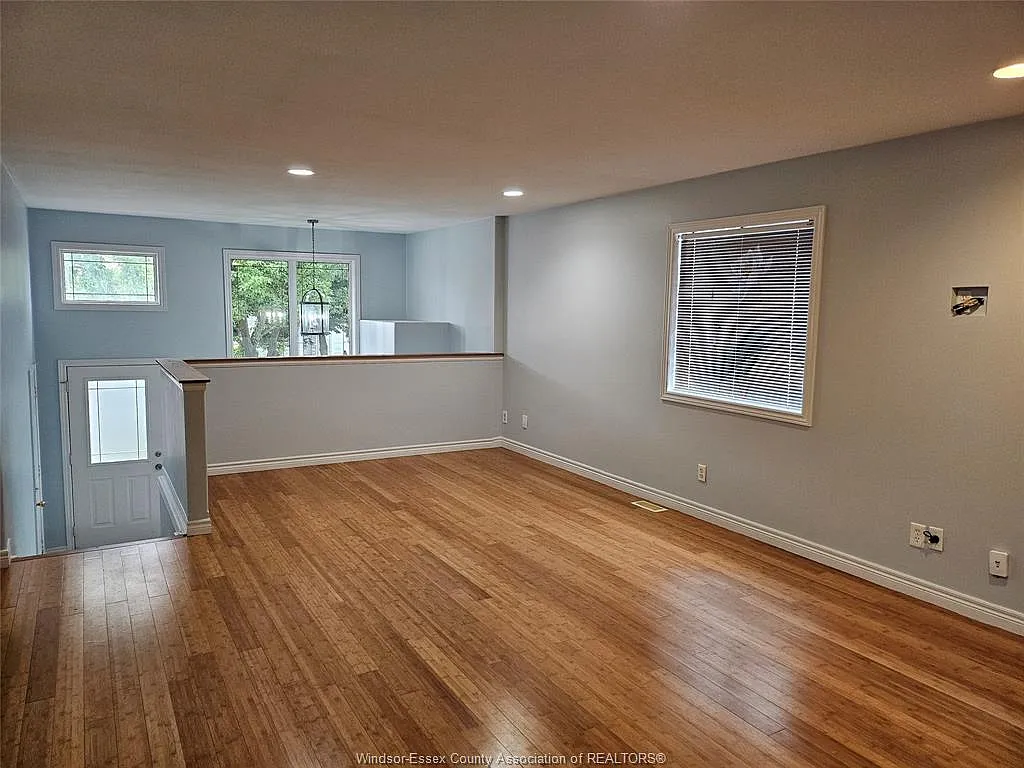 3 bed, $2,350 — Photo 3