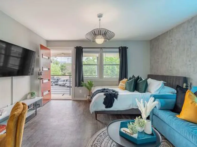 6811 Great Northern Blvd #J — Photo 12
