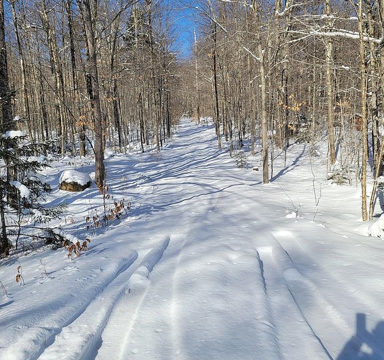 1st image of 46 Amanda Dr