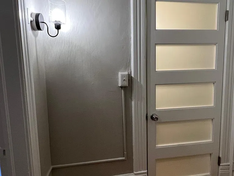 613 Hawthorne St NE — Photo 24